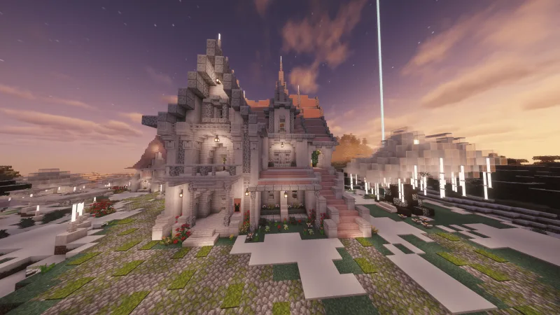 Белый трёхэтажный замок в Minecraft с башнями, лестницей и цветочным садом на закате