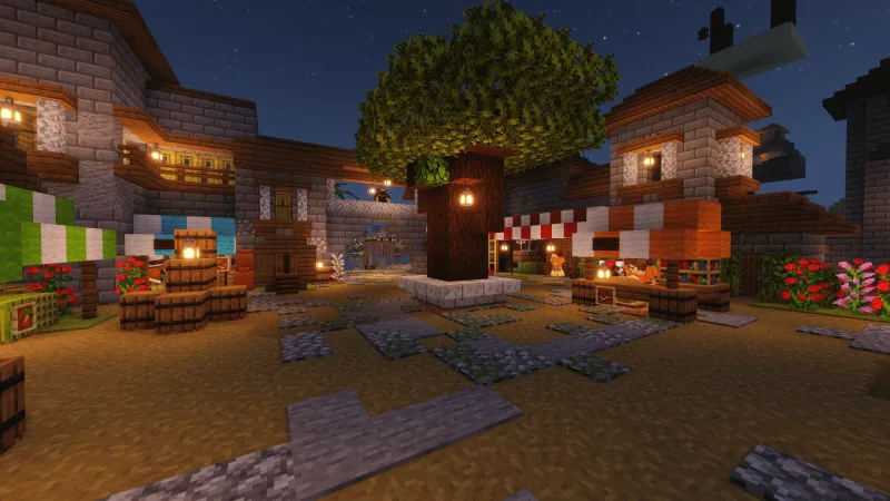 Средневековый район Minecraft с деревом на площади, домами и рынком ночью