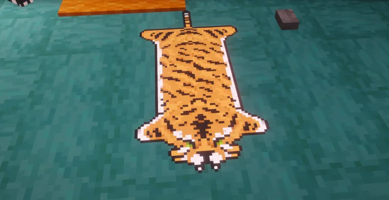 Рисунок шкуры тигра на мольберте в Minecraft на бирюзовом полу